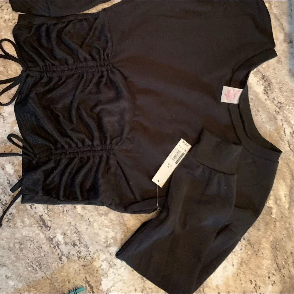 Cute LS Tie Up Scrunch Top - Picture 2 of 2